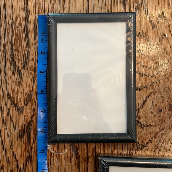 BRAND NEW BLACK STANDING OR HANGING FRAMES - SET OF 3 - Picture 6 of 6